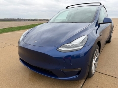 Used 2021  Tesla Model Y Long Range AWD at Rooster Auto Sales near Vinton&comma; IA