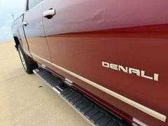 Used 2014  GMC Sierra 1500 4WD Crew Cab Denali at Rooster Auto Sales near Vinton&comma; IA