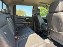 Used 2021  Chevrolet Silverado 1500 4WD Crew Cab 147" LT at Rooster Auto Sales near Vinton&comma; IA