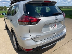 Used 2018 Nissan Rogue 4d SUV AWD S at Rooster Auto Sales near Vinton, IA