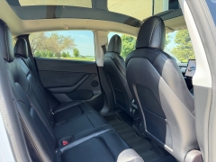Used 2021  Tesla Model Y Performance AWD at Rooster Auto Sales near Vinton&comma; IA