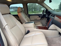 Used 2008  Chevrolet Tahoe 4d SUV 4WD LTZ at Rooster Auto Sales near Vinton&comma; IA