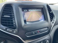 Used 2019 Jeep Cherokee 4d SUV 4WD Latitude Plus 3.2L at Rooster Auto Sales near Vinton, IA