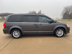 Used 2015  Dodge Grand Caravan 4d Wagon SXT at Rooster Auto Sales near Vinton&comma; IA