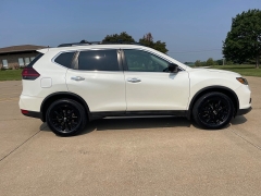 Used 2018 Nissan Rogue 4d SUV AWD SV at Rooster Auto Sales near Vinton, IA