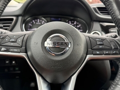 Used 2018  Nissan Rogue 4d SUV AWD SV at Rooster Auto Sales near Vinton&comma; IA