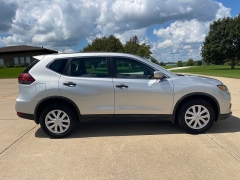 Used 2018 Nissan Rogue 4d SUV AWD S at Rooster Auto Sales near Vinton, IA
