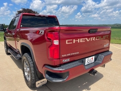Used 2020 Chevrolet Silverado 2500 4WD Crew Cab High Country Dsl at Rooster Auto Sales near Vinton, IA