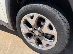 Used 2021  Jeep Compass Limited FWD at Rooster Auto Sales near Vinton&comma; IA