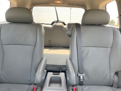 Used 2010 Toyota Highlander 4d SUV AWD SE at Rooster Auto Sales near Vinton, IA