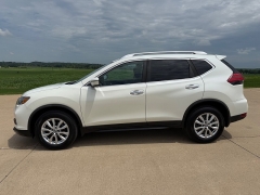 Used 2017  Nissan Rogue 4d SUV AWD S at Rooster Auto Sales near Vinton&comma; IA