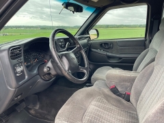 Used 2002 Chevrolet S10 Pickup 4WD Ext Cab at Rooster Auto Sales near Vinton, IA
