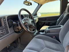 Used 2005  Chevrolet Silverado 1500 4WD Crew Cab LS at Rooster Auto Sales near Vinton&comma; IA