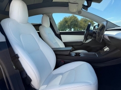 Used 2021  Tesla Model Y Performance AWD at Rooster Auto Sales near Vinton&comma; IA