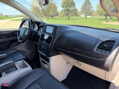 Used 2013  Chrysler Town & Country 4d Wagon Touring at Rooster Auto Sales near Vinton&comma; IA