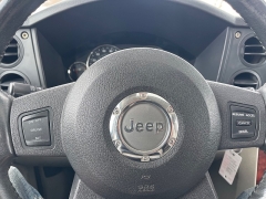 Used 2007  Jeep Commander 4d SUV 4WD Limited HEMI at Rooster Auto Sales near Vinton, IA
