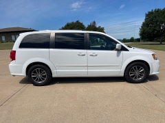 Used 2016 Dodge Grand Caravan 4d Wagon SXT at Rooster Auto Sales near Vinton, IA