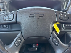 Used 2006  Chevrolet Silverado 2500 4WD Crew Cab HD LS at Rooster Auto Sales near Vinton&comma; IA