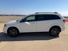 Used 2018  Dodge Journey 4d SUV FWD SE at Rooster Auto Sales near Vinton&comma; IA