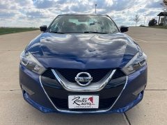 Used 2017  Nissan Maxima 4d Sedan Platinum at Rooster Auto Sales near Vinton, IA