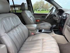 Used 2000  Jeep Grand Cherokee 4d SUV 4WD Limited V8 at Rooster Auto Sales near Vinton&comma; IA