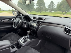 Used 2014  Nissan Rogue 4d SUV AWD SL at Rooster Auto Sales near Vinton&comma; IA