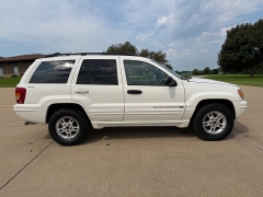 Used 2000  Jeep Grand Cherokee 4d SUV 4WD Limited V8 at Rooster Auto Sales near Vinton&comma; IA