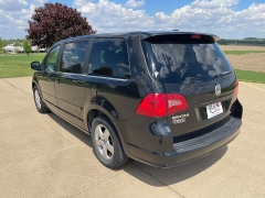 Used 2010 Volkswagen Routan 4dr Wgn SE at Rooster Auto Sales near Vinton, IA