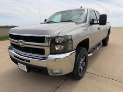 Used 2007  Chevrolet Silverado 2500 2WD Ext Cab LT1 at Rooster Auto Sales near Vinton&comma; IA