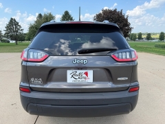 Used 2019  Jeep Cherokee 4d SUV 4WD Latitude Plus Altitude 2&period;4L at Rooster Auto Sales near Vinton&comma; IA
