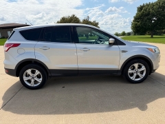 Used 2015  Ford Escape 4d SUV 4WD SE at Rooster Auto Sales near Vinton&comma; IA
