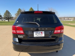 Used 2018  Dodge Journey 4d SUV FWD SE at Rooster Auto Sales near Vinton&comma; IA