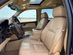 Used 2007  GMC Yukon XL 1500 SUV 4WD Denali at Rooster Auto Sales near Vinton&comma; IA