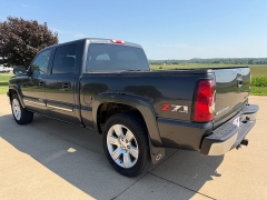 Used 2005  Chevrolet Silverado 1500 4WD Crew Cab LS at Rooster Auto Sales near Vinton&comma; IA