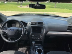 Used 2018 Ford Explorer 4d SUV 4WD XLT at Rooster Auto Sales near Vinton, IA