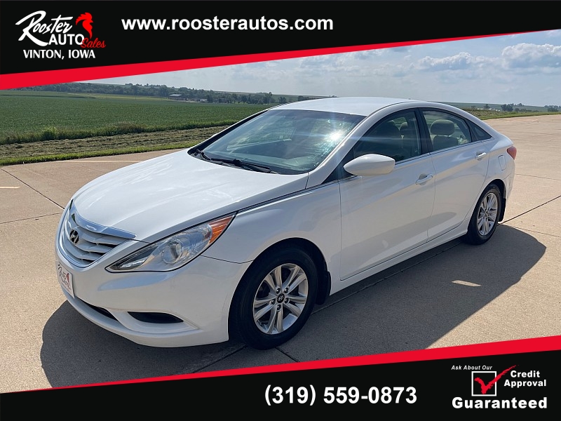 Used 2013  Hyundai Sonata 4d Sedan GLS at Rooster Auto Sales near Vinton, IA