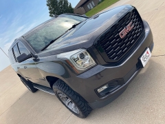 Used 2017 GMC Yukon XL 4d SUV 4WD Denali at Rooster Auto Sales near Vinton, IA