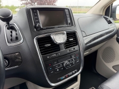 Used 2016  Chrysler Town & Country 4d Wagon Touring L at Rooster Auto Sales near Vinton&comma; IA