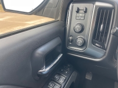 Used 2017  Chevrolet Silverado 1500 4WD Crew Cab LT at Rooster Auto Sales near Vinton&comma; IA