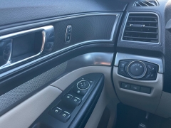 Used 2019  Ford Explorer 4d SUV 4WD XLT V6 at Rooster Auto Sales near Vinton, IA