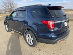 Used 2017  Ford Explorer 4d SUV 4WD XLT at Rooster Auto Sales near Vinton&comma; IA