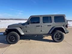 Used 2018  Jeep Wrangler Unlimited 4d SUV 4WD Sahara at Rooster Auto Sales near Vinton&comma; IA