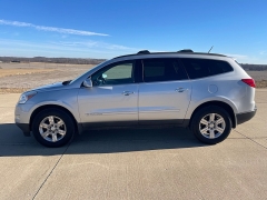 Used 2009  Chevrolet Traverse 4d SUV FWD LT1 at Rooster Auto Sales near Vinton&comma; IA