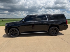 Used 2016  Chevrolet Suburban 4d SUV RWD LTZ at Rooster Auto Sales near Vinton&comma; IA