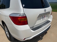 Used 2010 Toyota Highlander 4d SUV AWD SE at Rooster Auto Sales near Vinton, IA