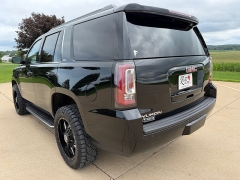 Used 2017  GMC Yukon 4d SUV 4WD SLT at Rooster Auto Sales near Vinton&comma; IA