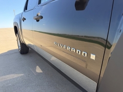 Used 2009  Chevrolet Silverado 1500 4WD Crew Cab LT at Rooster Auto Sales near Vinton&comma; IA