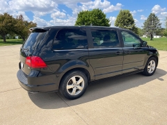 Used 2010 Volkswagen Routan 4dr Wgn SE at Rooster Auto Sales near Vinton, IA