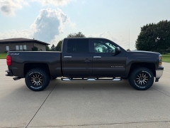 Used 2015  Chevrolet Silverado 1500 4WD Crew Cab LT Z71 at Rooster Auto Sales near Vinton&comma; IA