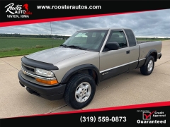 Used 2002 Chevrolet S10 Pickup 4WD Ext Cab at Rooster Auto Sales near Vinton, IA